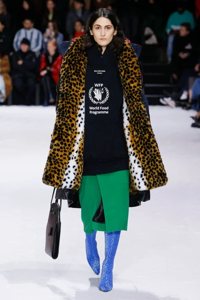 Look 63